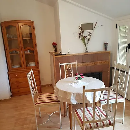 Lägenhet Mi Pequeno Hogar De Robledo *